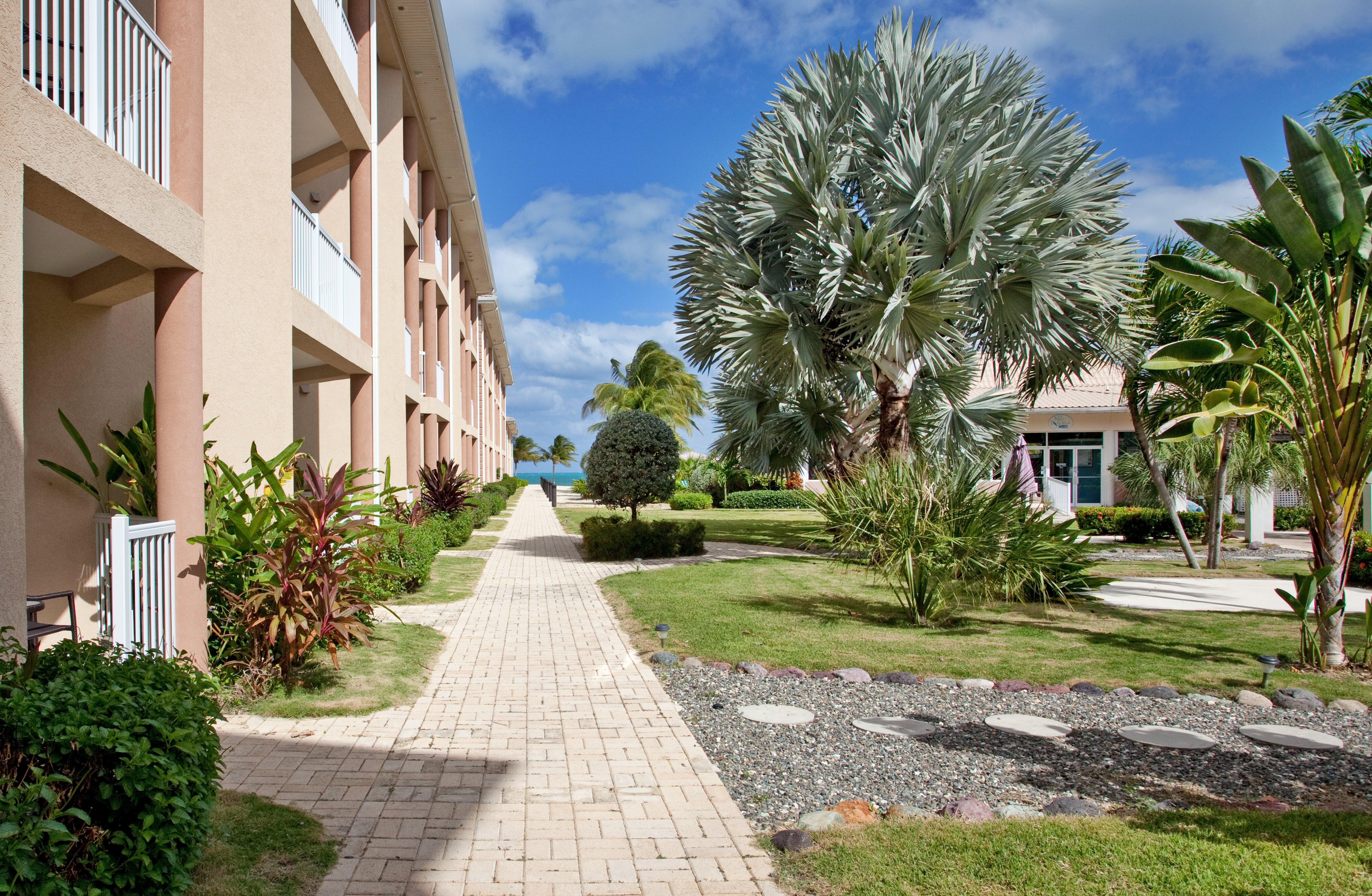 Holiday Inn Resort Grand Cayman By Ihg (Adults Only) West Bay Exterior photo