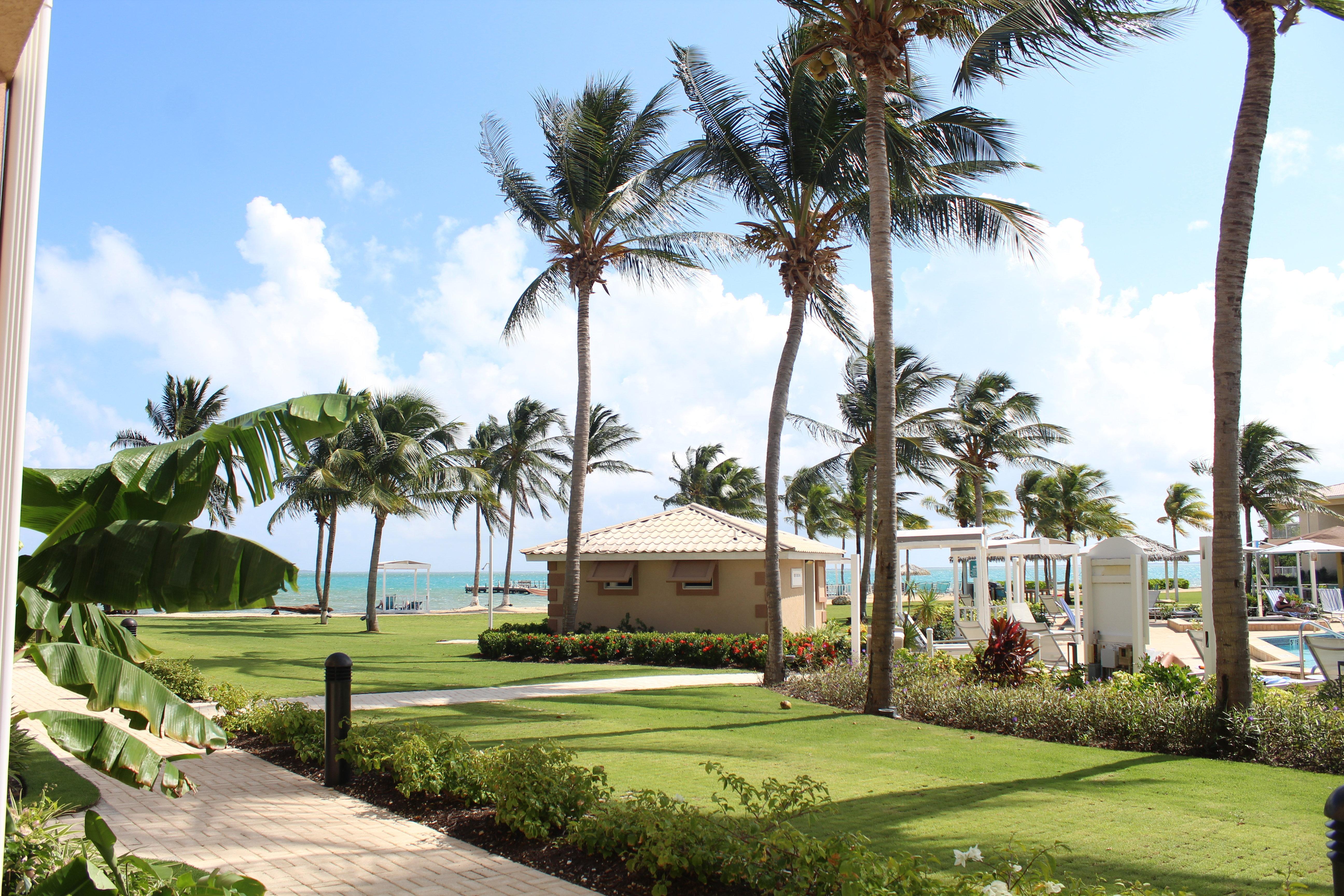 Holiday Inn Resort Grand Cayman By Ihg (Adults Only) West Bay Exterior photo