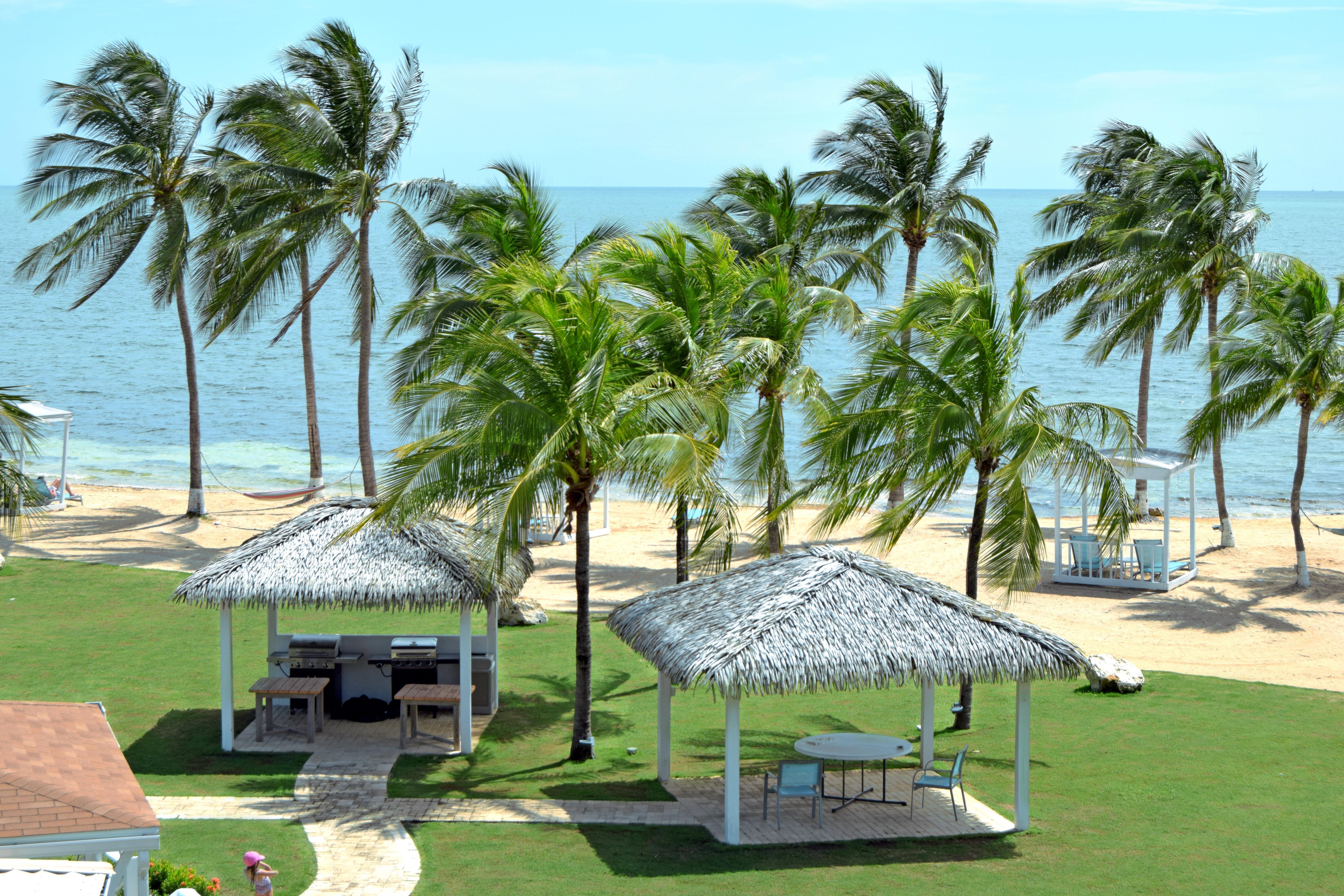 Holiday Inn Resort Grand Cayman By Ihg (Adults Only) West Bay Exterior photo