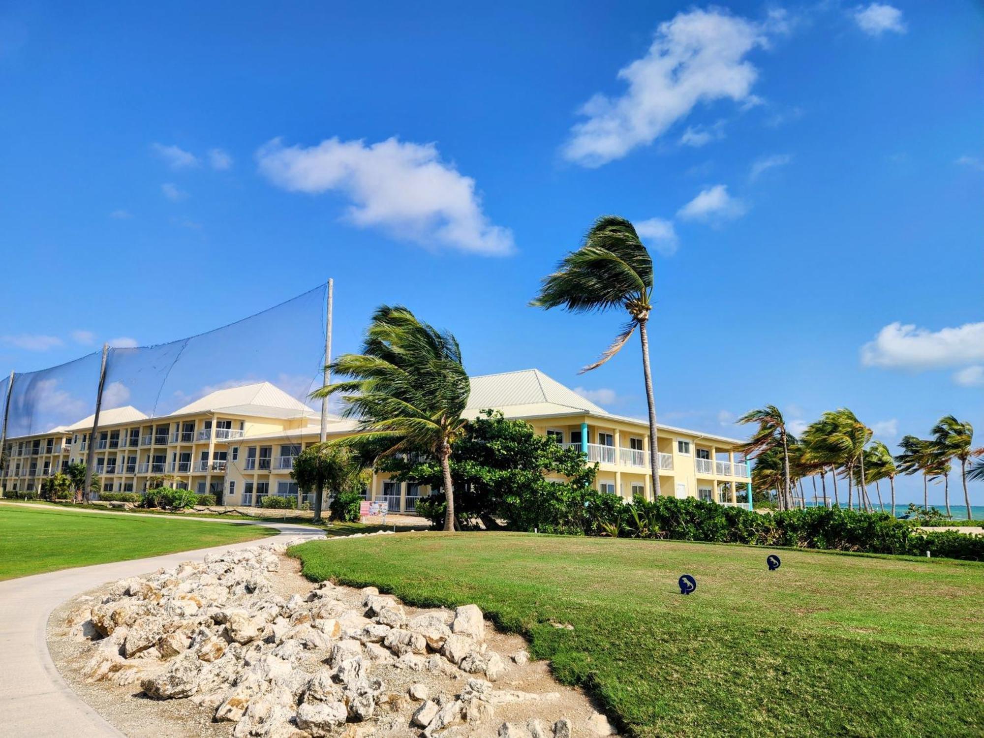 Holiday Inn Resort Grand Cayman By Ihg (Adults Only) West Bay Exterior photo